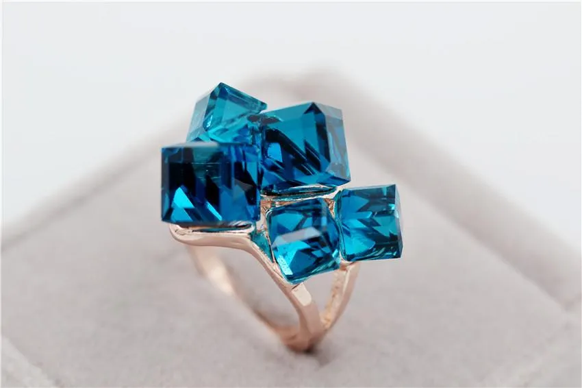 Arctic Roses Rose Gold Crystal Ring