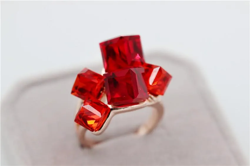 Arctic Roses Rose Gold Crystal Ring