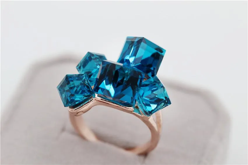 Arctic Roses Rose Gold Crystal Ring