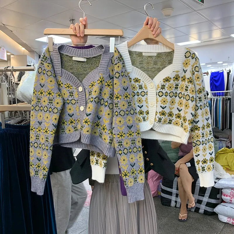 Button-Down Cardigan With Floral Pattern