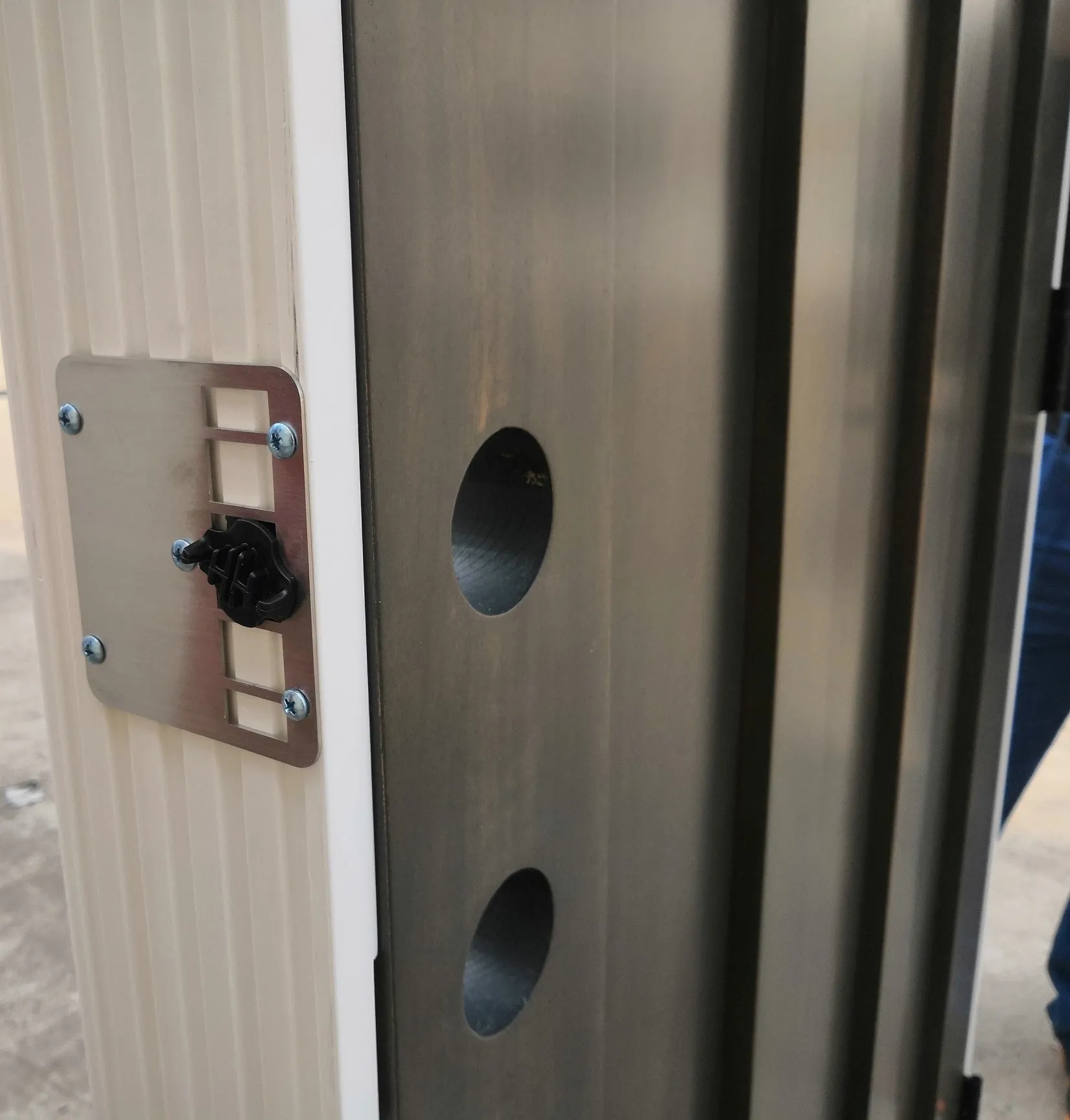 Creative Entryways 4-9/16-in Wood 2/3 Lite Right-Hand Inswing Prehung Dutch Door