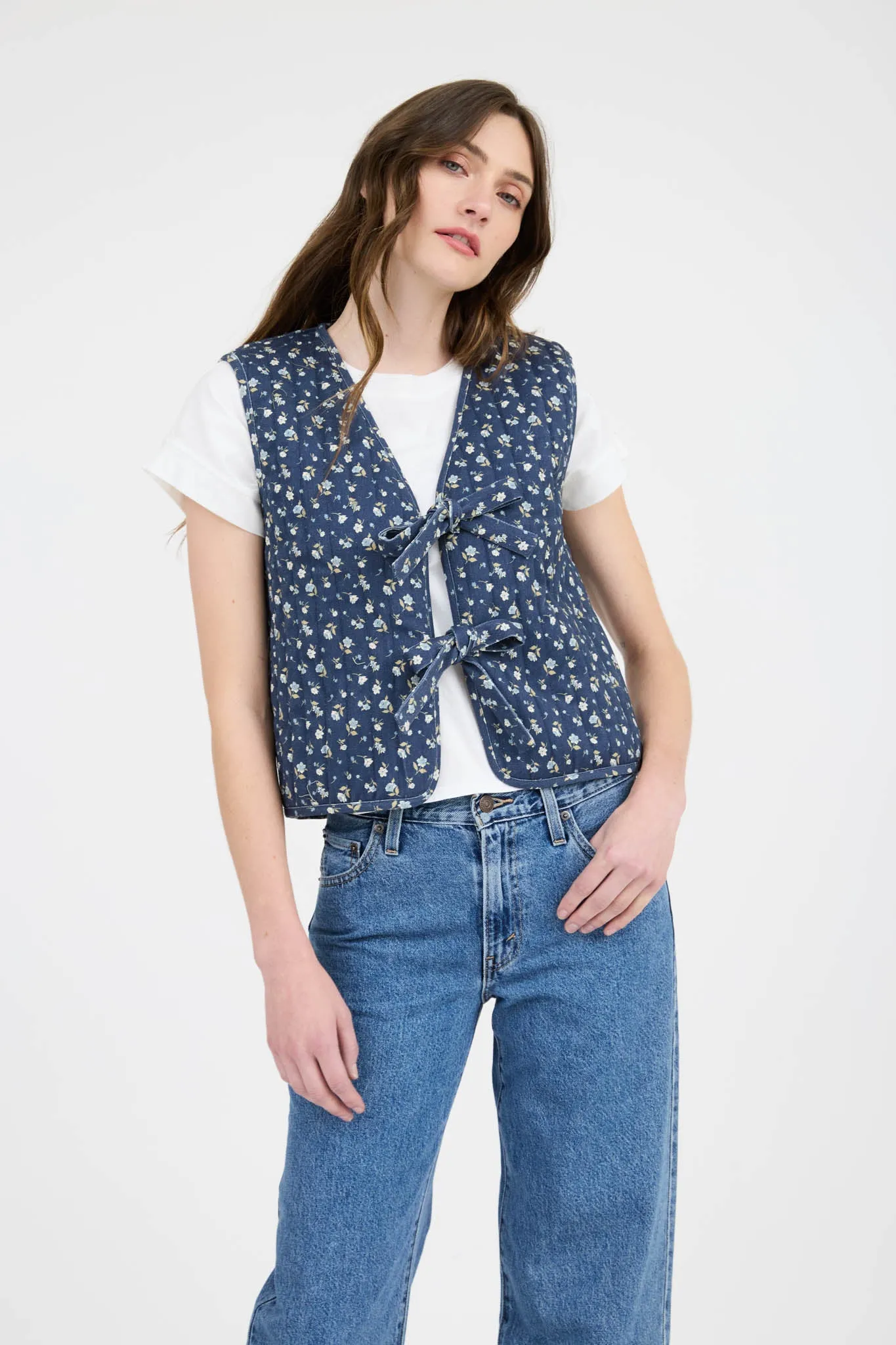FLORAL PRINT FRONT TIE QUILTED VEST