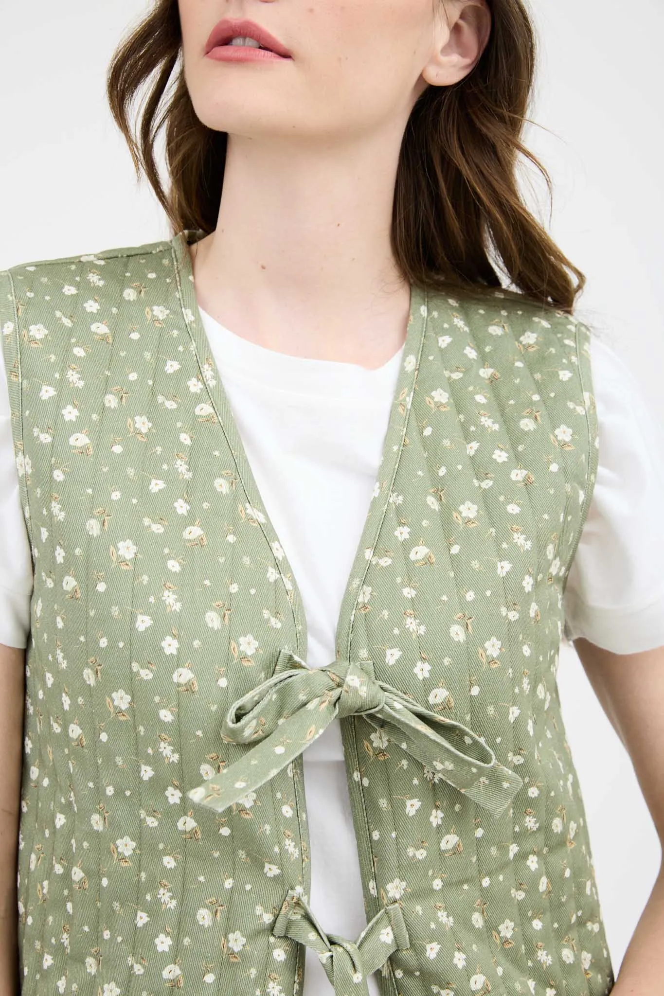 FLORAL PRINT FRONT TIE QUILTED VEST