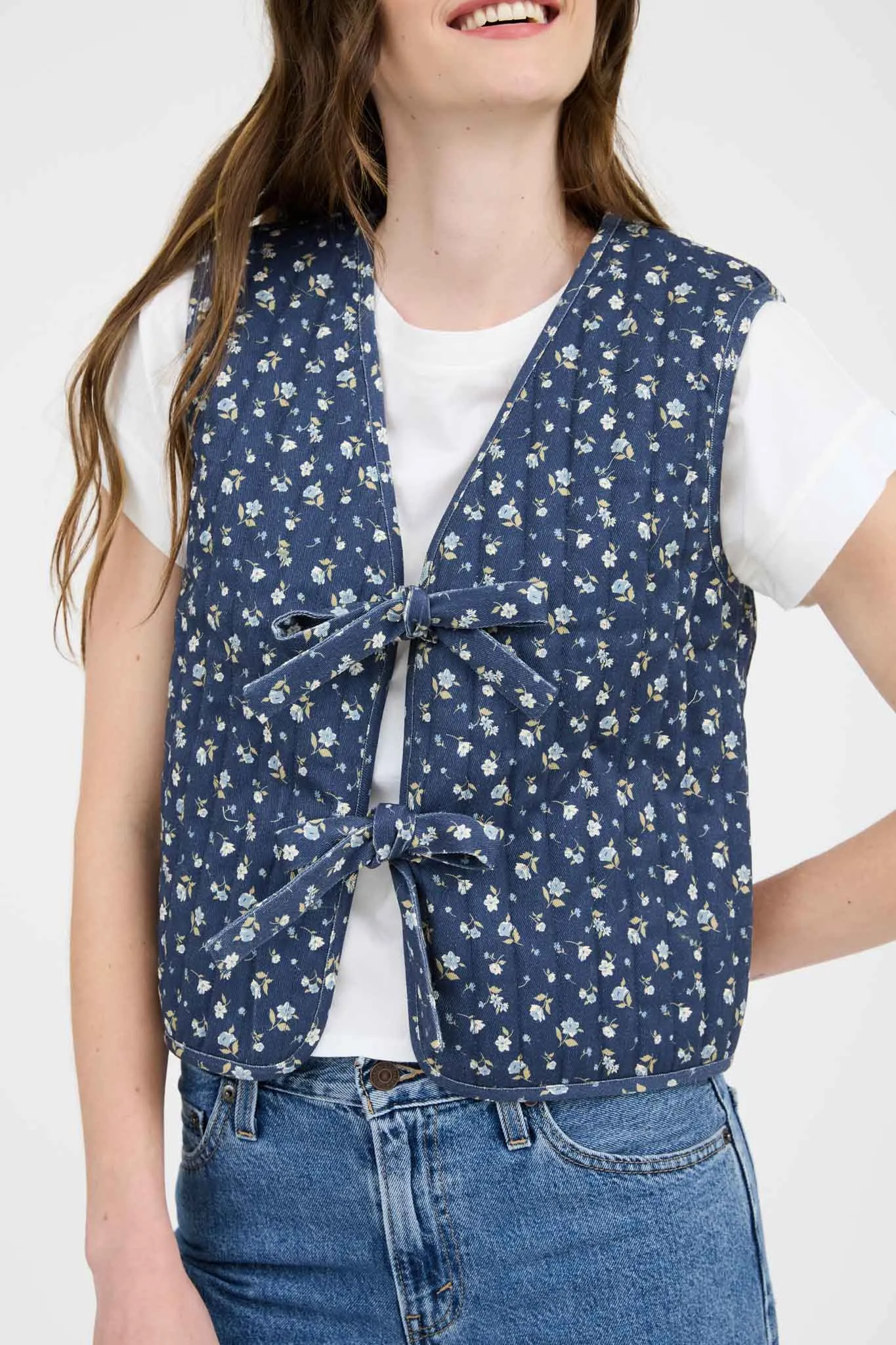 FLORAL PRINT FRONT TIE QUILTED VEST