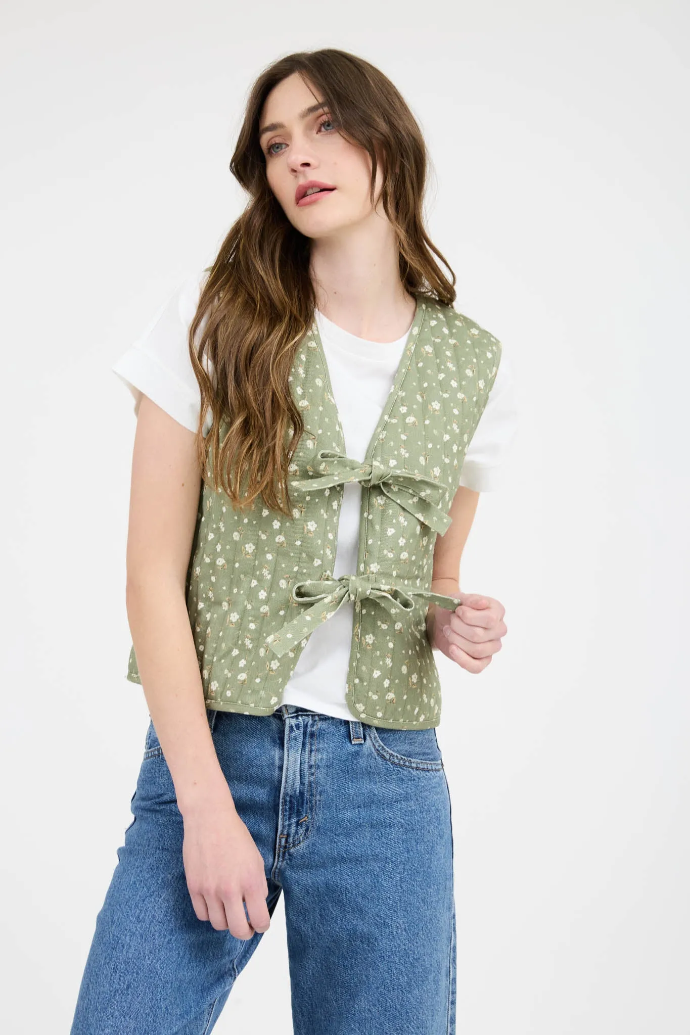 FLORAL PRINT FRONT TIE QUILTED VEST